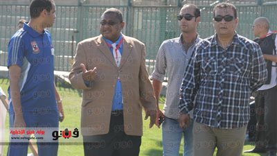 بالفيديو والصور..إجراءات مشددة من مراقب مباراة الأهلي والقطن الكاميروني