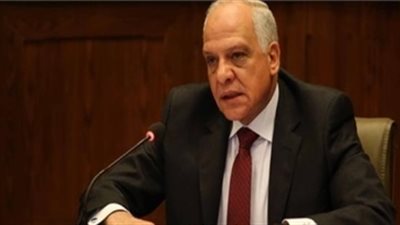 محافظ الجيزة يجازي وينقل موظفا استغل وظيفته في الضغط على المواطنين