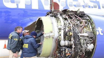 عمليات فحص المحركات تُلغي 40 رحلة في 24 ساعة بعد «قتيلة نافذة الطائرة»