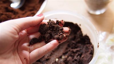 تخلصي من السليوليت بأقنعة القهوة والزنجبيل