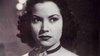 مديحة يسري ملكة الأناقة عام 1956