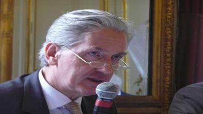 احتجاجات طلابية تجبر سفير فرنسا بتونس على مغادرة ندوة علمية