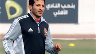 طبيب الأهلى يضع لـ 