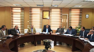 محافظ الشرقية لرؤساء المدن: «اللي مش عاوز يشتغل يمشي»