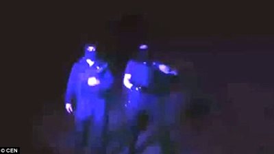 بالفيديو والصور.. الشرطة الأرجنتينية تلاحق ضابطين بسبب الرقص