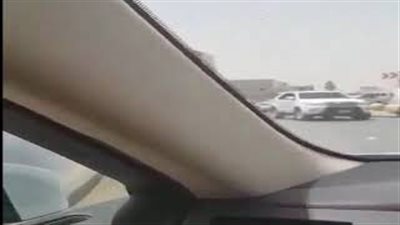ماذا فعل أشخاص مع سائق سيارة متهور ينقل أنابيب غاز في الرياض؟ (فيديو)