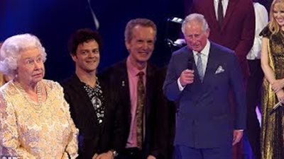 رد فعل غريب من الملكة إليزابيث خلال خطاب الأمير تشارلز في عيد ميلادها