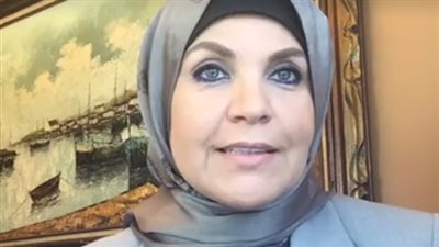 آيات عرابي تهاجم محمد صلاح بعد فوزه: «يسجد بالشورت»