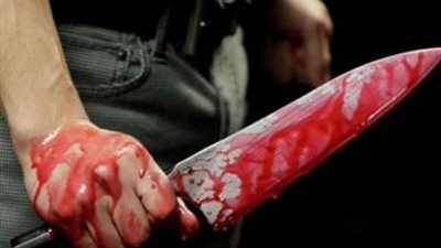 مريض نفسي يطعن أمًا وابنتها في بنها