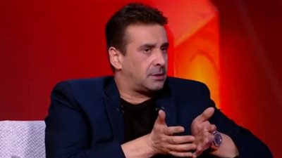 كريم عبد العزيز يكشف عن جزء ثالث من 