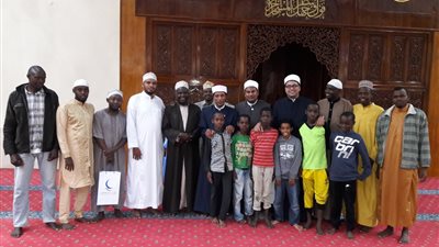 محاضرة لقافلة مجلس حكماء المسلمين إلى كينيا بأكبر مساجد نيروبي