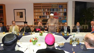 شيخ الأزهر يعتزم لقاء بابا الفاتيكان قريبا