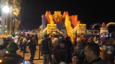 بالفيديو والصور.. الآلاف يتوافدون على مدينة رأس البر لقضاء إجازة العيد