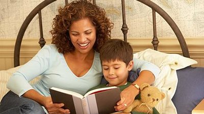القراءة للطفل.. مهارة حاول تعلمها