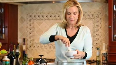 بالفيديو .. كيف تستخدمين الشوفان لشعرك