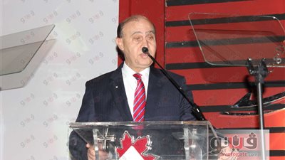 مميش والغضبان يصعدان على أكبر سفينة حاويات