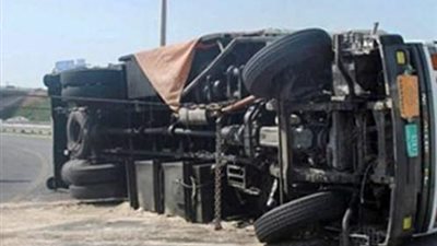 انقلاب سيارة محملة بـ 20 طن غاز بطريق الإسكندرية الزراعي