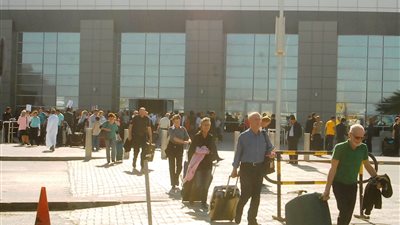 وصول 5610 سائحين لمطار الغردقة على متن 33 رحلة
