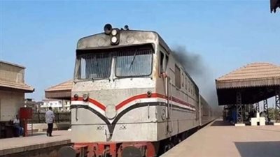 أول تحرك برلماني ضد وزير النقل بعد واقعة اجبار راكبين علي القفز من القطار