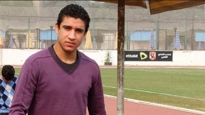 ثلاثى الأهلي يبدأ إجراءات إنهاء أزمة شهادة القيد