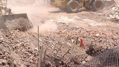 إزالة التعديات على الأراضي الزراعية والطريق الدولي بالزقازيق