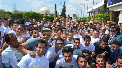 بالصور.. ملتقى توظيفي وماراثون رياضي بجامعة قناة السويس