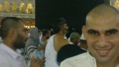 أحمد عيد عبد الملك يؤدي مناسك العمرة