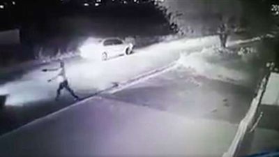 شاهد ماذا فعل رجل مع بلطجية هاجموا زوجته (صور)