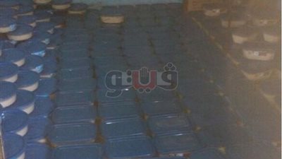 ضبط صاحب مخزن يعيد تدوير السلع منتهية الصلاحية في الخصوص