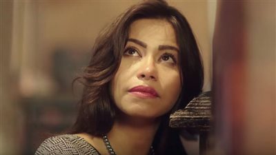 شيرين عبد الوهاب توجه رسالة لأصدقائها بعد وفاة والدها