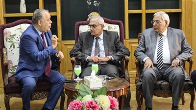 جامعة المنصورة تلزم كل طالب بمحو أمية شخصين خلال فترة الدراسة