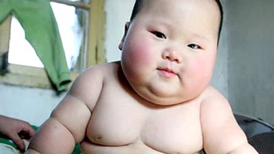 5 خطوات تحمى طفلك من أخطار البدانة