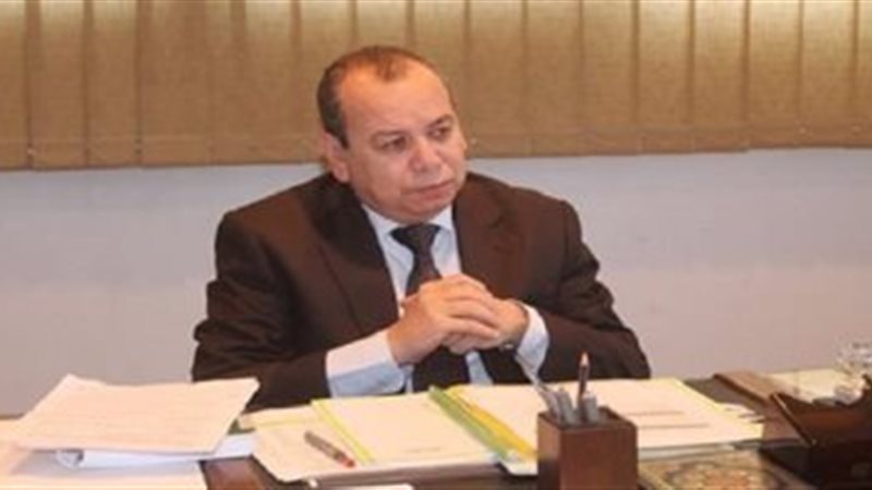 الدكتور إسماعيل عبد