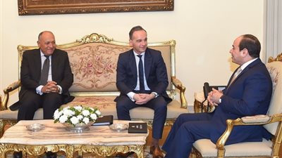 السيسي يستقبل وزير خارجية ألمانيا.. الرئيس يؤكد على تعزيز الشراكة القائمة.. الاستفادة من الخبرات والتكنولوجيا لتوطين الصناعة بمصر.. التطلع لزيادة الاستثمارات.. والحل السياسي لأزمات المنطقة