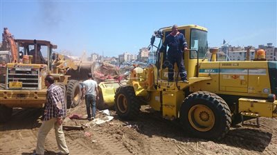 بدء أعمال إزالة قرية شمال وجنوب الصيادين (صور)