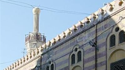 آثار الإسكندرية تزيل تعديات على مسجد تربانة الأثري