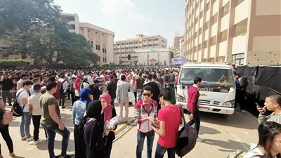 وصلات رقص في حفل «شارموفرز» بجامعة الزقازيق: نشاط ترفيهي (فيديو)