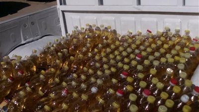 ضبط 6 أطنان زيت تمويني مدعم بمخزن غير مرخص في الطالبية