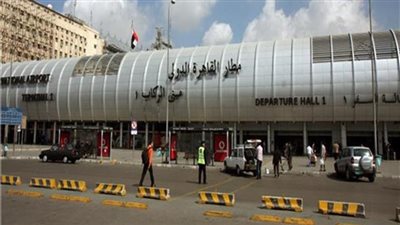 مطار القاهرة يستقبل 11 مصريًا تم ترحيلهم من السعودية لمخالفتهم شروط الإقامة