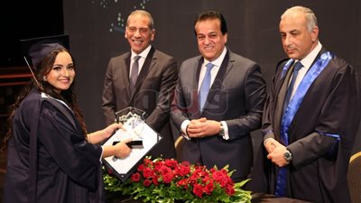 وزير التعليم العالي يشهد احتفال جامعة النهضة بتخريج دفعة جديدة من طلابها