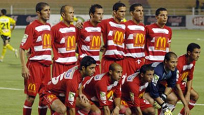 وفد من منطقة الغربية لكرة القدم يدعم بلدية المحلة بحضور لقاء الرجاء