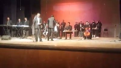 محافظ الفيوم يشهد عرضًا فنيًا بقصر الثقافة احتفالاً بالعيد القومي