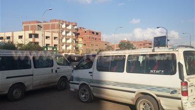 بالفيديو.. بلطجية المواقف العشوائية يهددون سائقي الشرقية