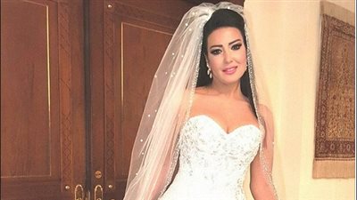بالصور.. فنانات أدمن الزواج.. آخرهن سمية الخشاب