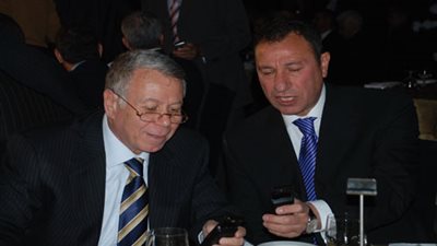 حمدى والخطيب يجتمعان مع لاعبى الأهلى قبل السفر إلى كينيا