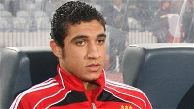 البدري يعنف ربيعة من المقصورة بعد طرده