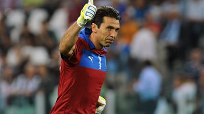 «بوفون» يعترف بإعجابه بالإسباني «كاسياس»