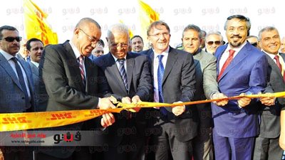 وزيرا الاتصالات والطيران يفتتحان مركزا للخدمات اللوجيستية