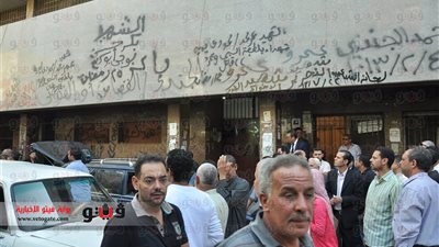 الأنبا يوحنا يلقي العظة بـ