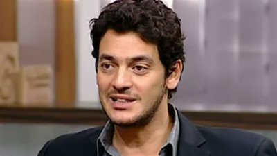 خالد أبو النجا يدشن حملة لإطلاق سراح صحفي 